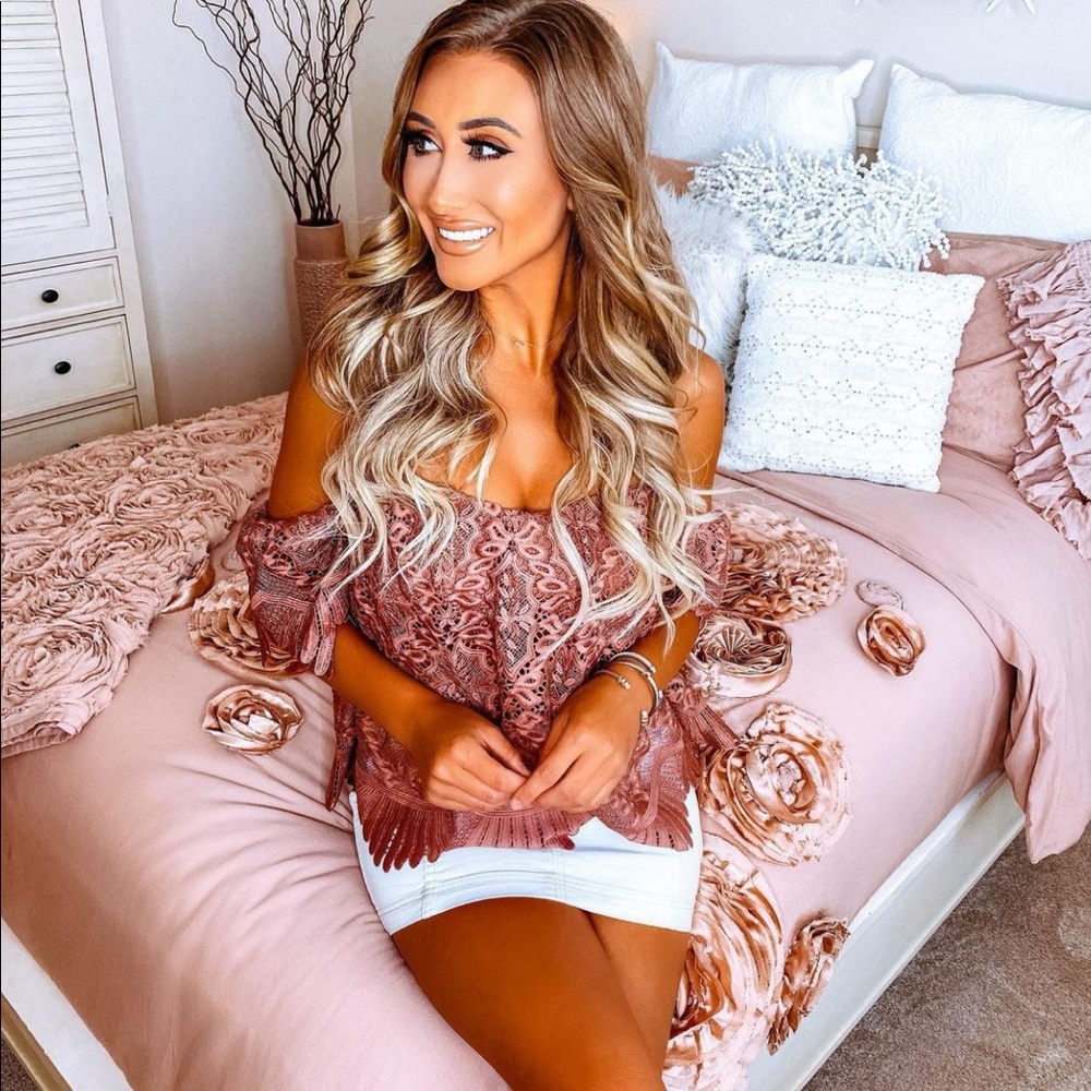 LOVERS AND FRIENDS PINK LACE TOP